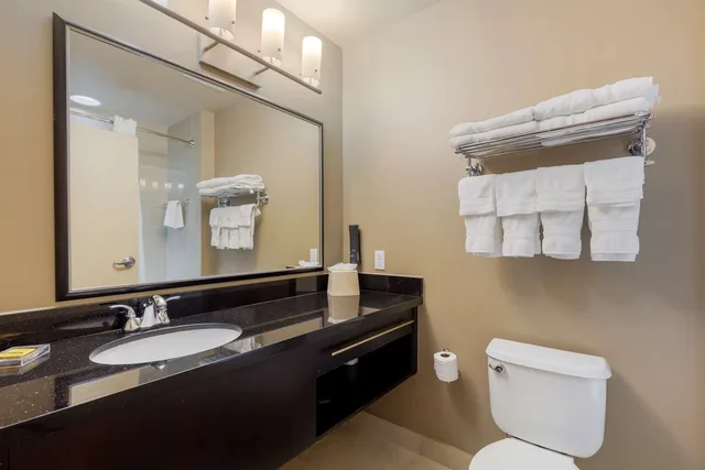 غرفة بسريرين كوين، Best Western Plus Miami Airport North Hotel & Suites 4/4