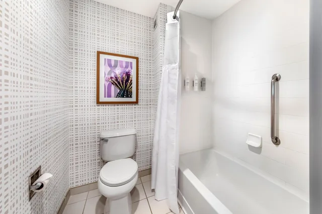 استوديو لذوي الإعاقة، Hampton Inn Suites Riverside Corona East 2/2