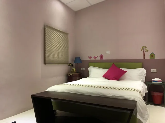غرفة ديلوكس بسرير كوين بشرفة، Xi Yin Zhi Su B&B 2/2