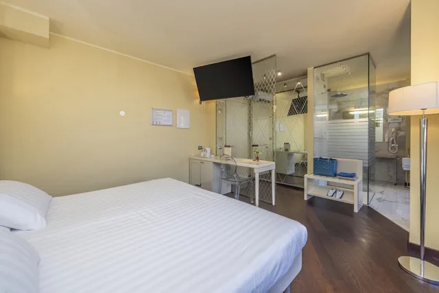 غرفة كلاسيكية سوبيريور بسرير مزدوج بشرفة، Hotel Garda 1/7