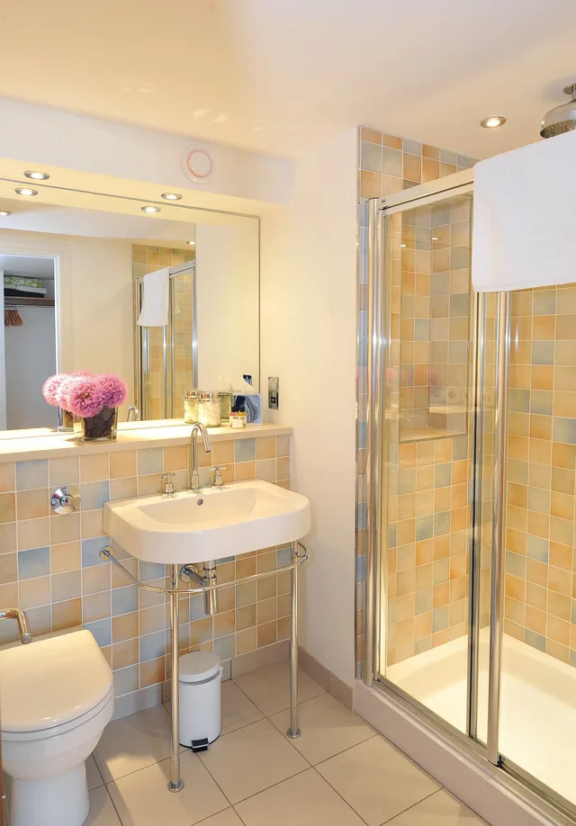 2 Bedrooms, Classic, Apartment, Double and Twin Beds, Partial View, 2 Bathrooms، Highland Apartments By Mansley 8/8