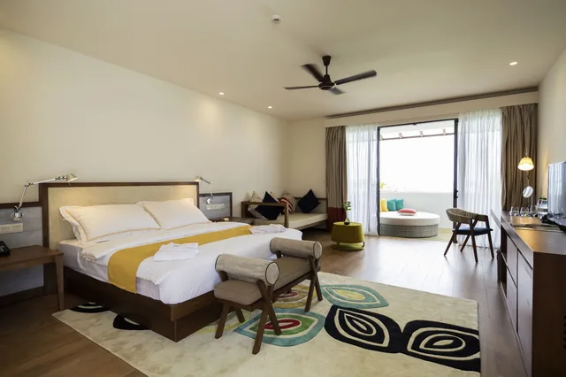 غرفة كلاسيكية بسرير مزدوج بإطلالة على البحر مع أريكة، Robinson Noonu 1/2