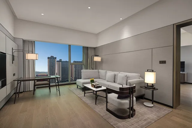 1 Bedroom, Suite, Outdoor Living Area، HUALUXE Leshan by IHG 3/4