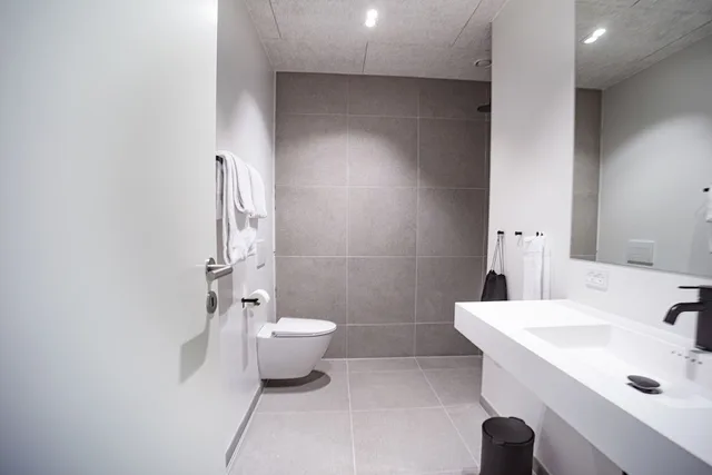 غرفة سوبيريور بسرير كينج بإطلالة على البحر مع أريكة، Hotel Djurhuus 5/6