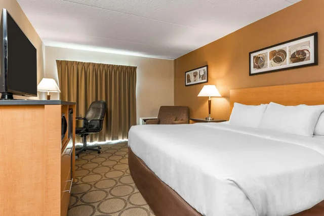 غرفة بسرير كينج، Comfort Inn Corner Brook 1/10