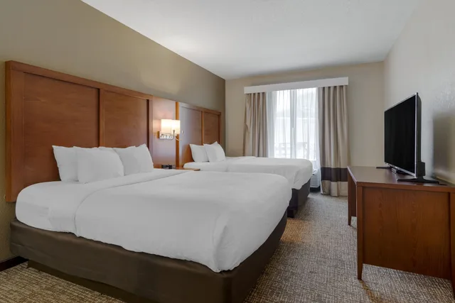 جناح بسريرين كوين مع أريكة، Comfort Suites Columbus State University Area 2/3