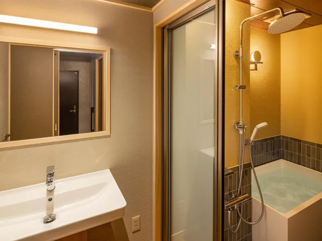 Renovated, Japanese, Deluxe, Twin Beds, with Extra Bed, Sauna، Hakonenomori Okada 3/3