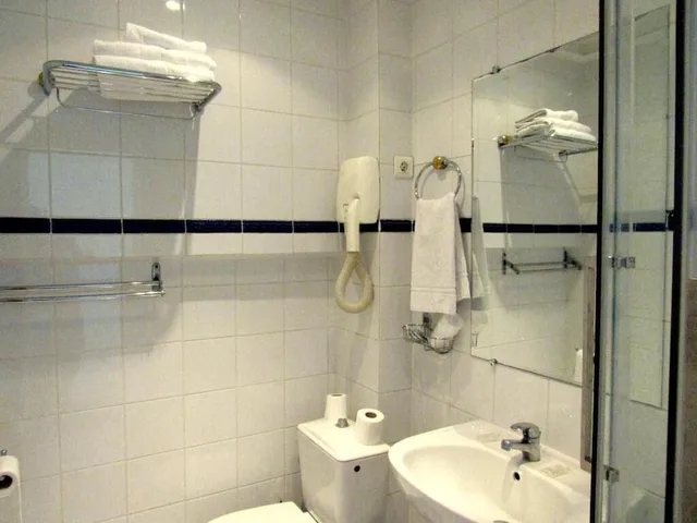 Plus, Double Bed، HOTEL DU SQUARE D ANVERS 2/2