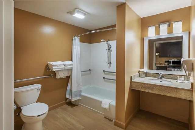 جناح بسريرين كينج بغرفتي نوم مع أريكة لذوي الإعاقة، Towneplace Suites Tulsa Broken Arrow 2/3