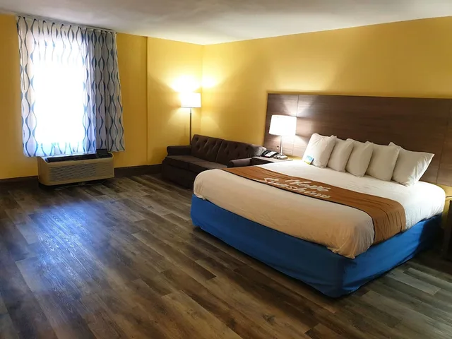 جناح استوديو بسرير كينج، Days Inn by Wyndham Cleveland TN 2/10