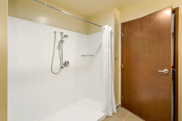 جناح بسريرين كوين، Comfort Suites Burlington Near I-5 6/6