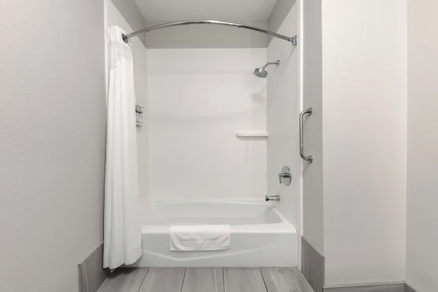 جناح بسريرين كوين بمنطقة جلوس، Holiday Inn Express Hotel Suites Athens 8/8