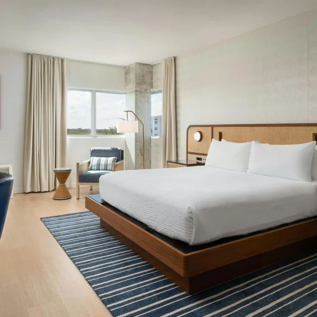 Standard, King Bed, Accessible, Maritime Hotel Fort Lauderdale Cruise Port 5/10