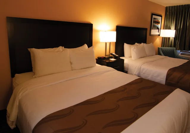 كوخ بسريرين كوين، Cottage Grove Inn 3/4