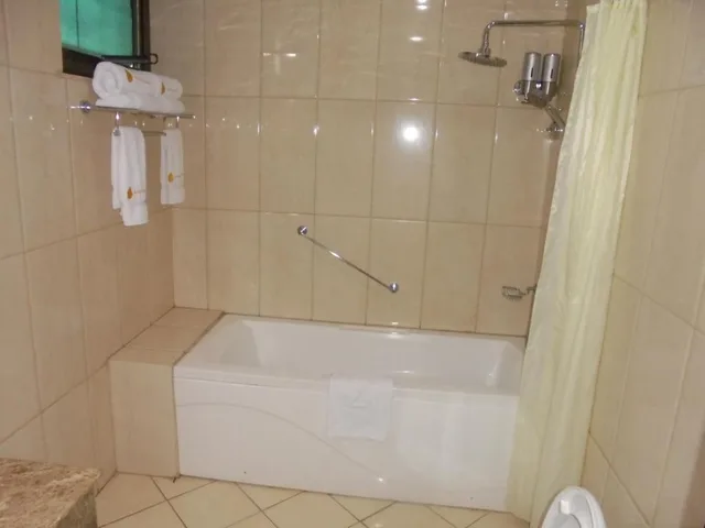 غرفة بسرير كينج مع سرير إضافي، Saro-Maria Hotel 4/4