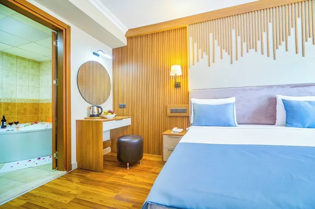 Suite, Double and Twin Beds, Lake View, Dalyan Tezcan Hotel 1/10