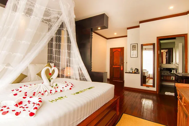 غرفة ديلوكس عائلية بسرير كينج وسرير فردي بشرفة، Sakaban Residence 3/3