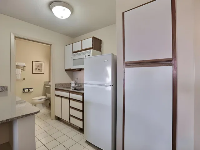 2 Queen Beds Mobil Access Tub Nsmk Kitchen، Studio6 Plano, TX - Dallas - Plano Medical Center 4/6