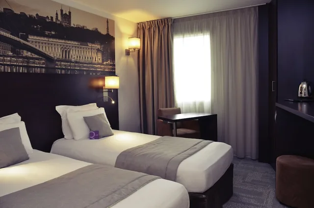 Standard, Twin Beds, Mercure Lyon Est Chaponnay 1/8