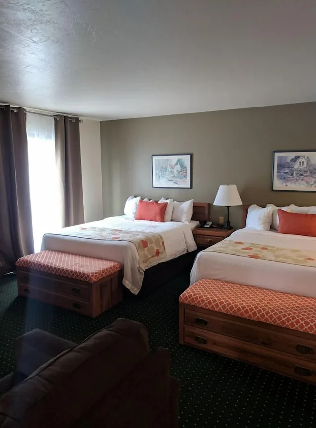 Executive, Penthouse Suite, 2 Queen Beds، Hawthorn Suites by Wyndham Green Bay 5/9