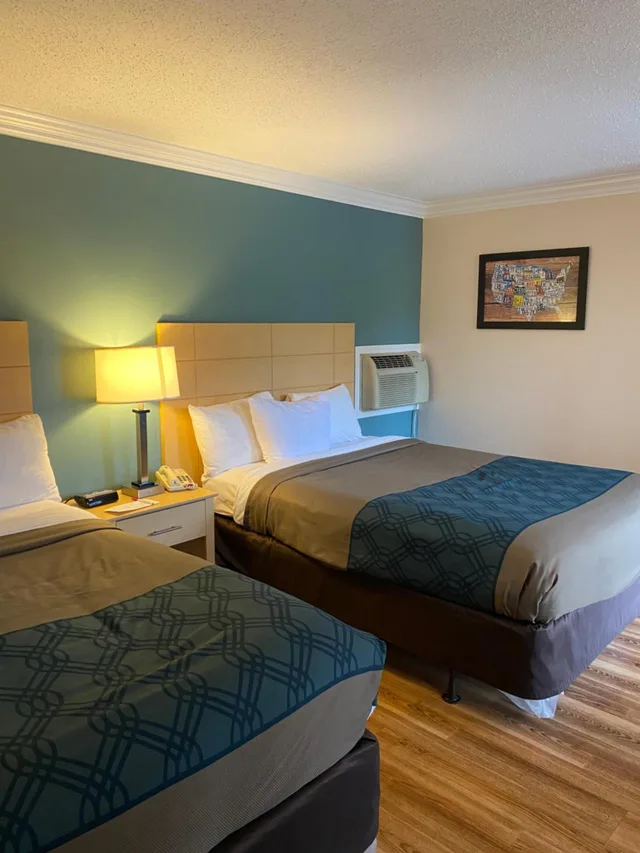 غرفة ديلوكس بسريرين كوين، Econo Lodge At The Falls North 3/6