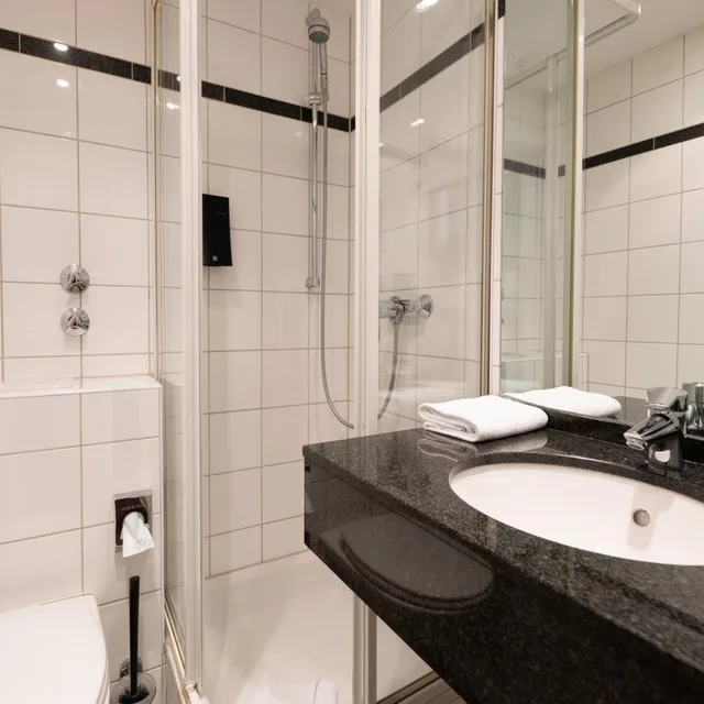 Superior, Studio, Hotel Medo Koln 4/6