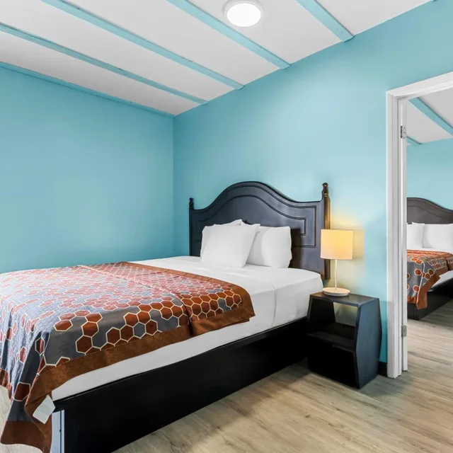 جناح بسريرين كينج بغرفتين، Rodeway Inn & Suites North Hollywood Burbank Airport - Universal Area 1/5