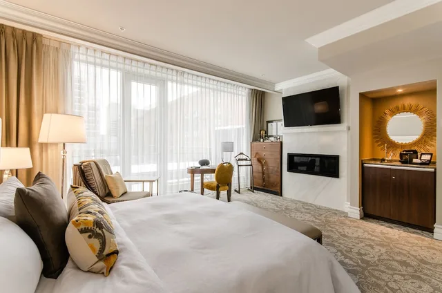 غرفة ديلوكس بسرير كينج بشرفة، Hotel Birks Montreal 3/10