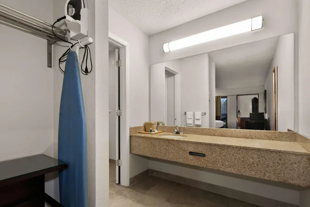 غرفة رباعية بسرير كوين، Rodeway Inn Lumberton Central 5/5