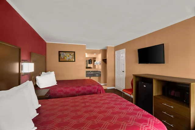 غرفة رباعية بسريرين مزدوجين، Econo Lodge Cornersville I-65 5/8