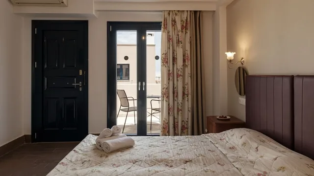 Artist, Deluxe, 1 Double and 1 Single Bed، Nami Hotel & Suites 1/10