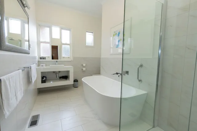 York House, 2 Queen and Twin Beds، Sovereign Park Motor Inn 6/7