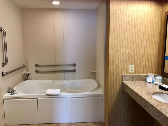 استوديو بسرير كينج، Hampton Inn And Suites Woodstock 2/3