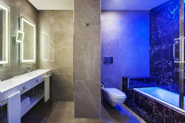 Junior Suite, Radisson Blu Ghr Hotel Rome 2/6