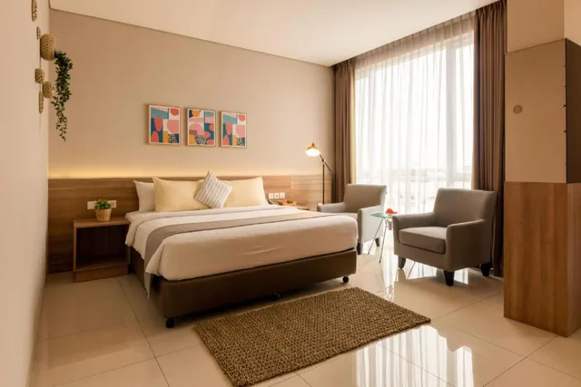 Junior Suite, Queen Bed, Sunday Hotel Antero Jababek 2/2