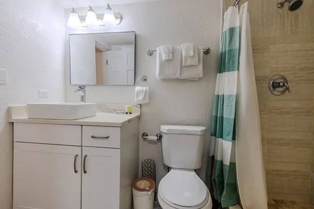 شقة سكنية بسرير كينج بغرفة نوم واحدة مع أريكة، Point Pleasant Resort 7/10