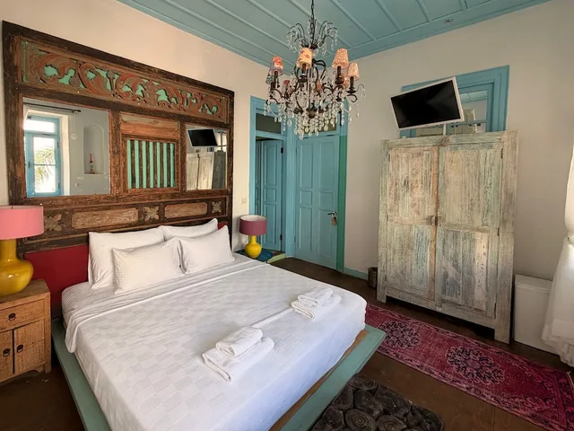 Vintage, Suite, Double Bed, Marge Hotel 4/9