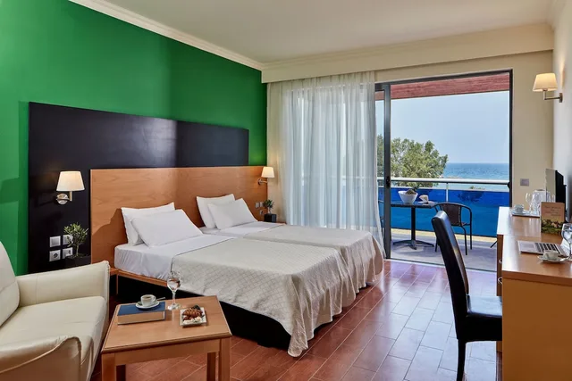 بنغل بسرير مزدوج بإطلالة على البحر، All Senses Nautica Blue Exclusive Resort and Spa By Anayia All Inclusive Resorts 3/6