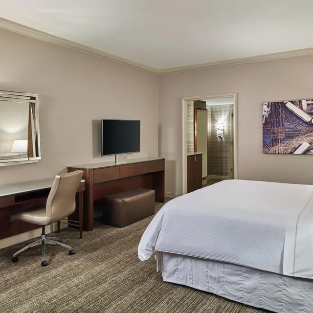 غرفة بسريرين مزدوجين لذوي الإعاقة، Westin Chicago River North 1/4