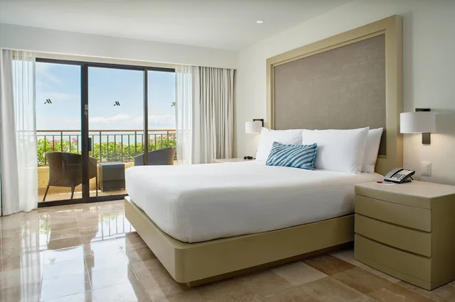 جناح بإطلالة على البحر بغرفة نوم واحدة، Marriott Puerto Vallarta Resort and Spa (ex Casa Magna Marriott Puerto Vallarta Resort and Spa) 1/2