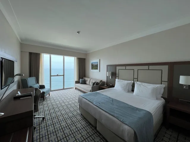 غرفة ديلوكس بسرير كينج بإطلالة على البحر، Ramada Plaza by Wyndham Rize 2/6