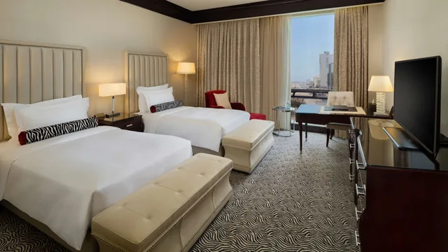 Deluxe, Twin Beds, City View, Kempinski Al Othman Hotel 1/1