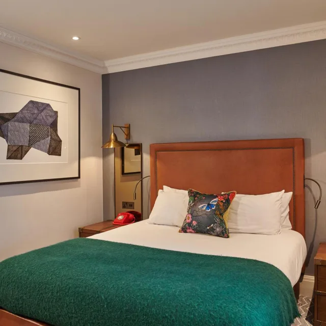 Sleeping, Double Bed، Kimpton Clocktower Hotel 1/8