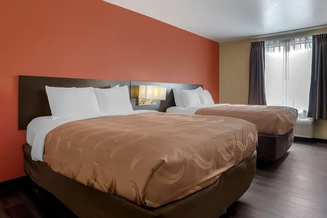 غرفة قياسية بسريرين كوين، Quality Inn Phenix City Columbus 3/6