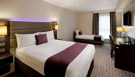 Room, Twin Beds, Premier Inn Widnes 1/1