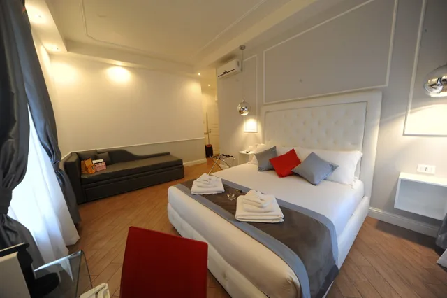 غرفة ثلاثية بسرير مزدوج وسرير فردي، My Suites Piazza Di Spagna 1/3