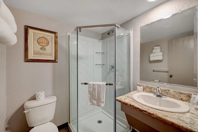 غرفة قياسية بسرير كوين، Bridger Inn Hotel Las Vegas 2/3