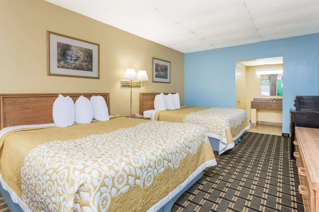 غرفة بسريرين كوين للمدخنين لذوي الإعاقة، Days Inn by Wyndham Clayton 3/6