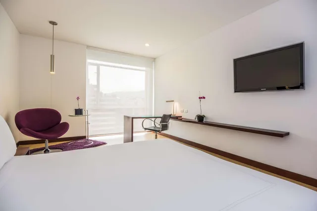 Standard, Double Bed, with Extra Bed, NH Bogota Urban 93 Royal 3/4