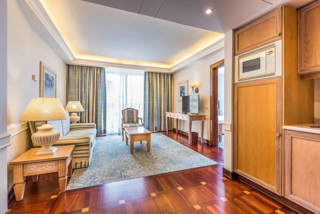 جناح بسرير مزدوج بشرفة مع أريكة، Pestana Royal Premium All Inclusive Ocean And Spa Resort 3/6